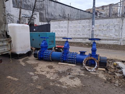 Узел задвижек водопровода, подготовка к монтажу