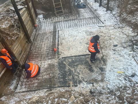 Армирование днища тепловой камеры зимой